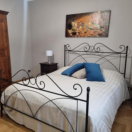 Raimondo'S Apartment Алба Екстериор снимка